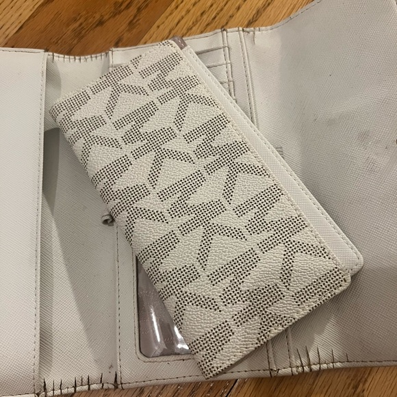 Michael Kors Trifold Wallet with Checkbook Insert - Picture 5 of 12